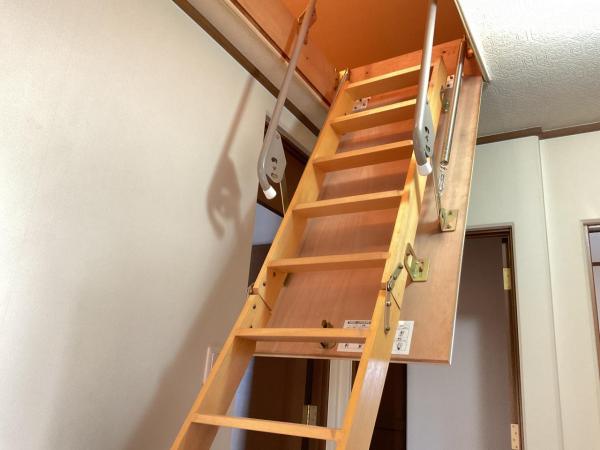 屋根裏はしご 屋根裏はしご