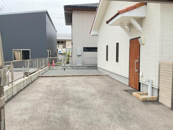 屋外駐車スペース 屋外駐車スペース